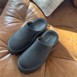 Jeffrey Campbell Women’s Black Slip-On Mules